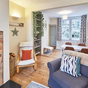 https://host-stay-1-coastguard-cottages.yorkshirehotels.net