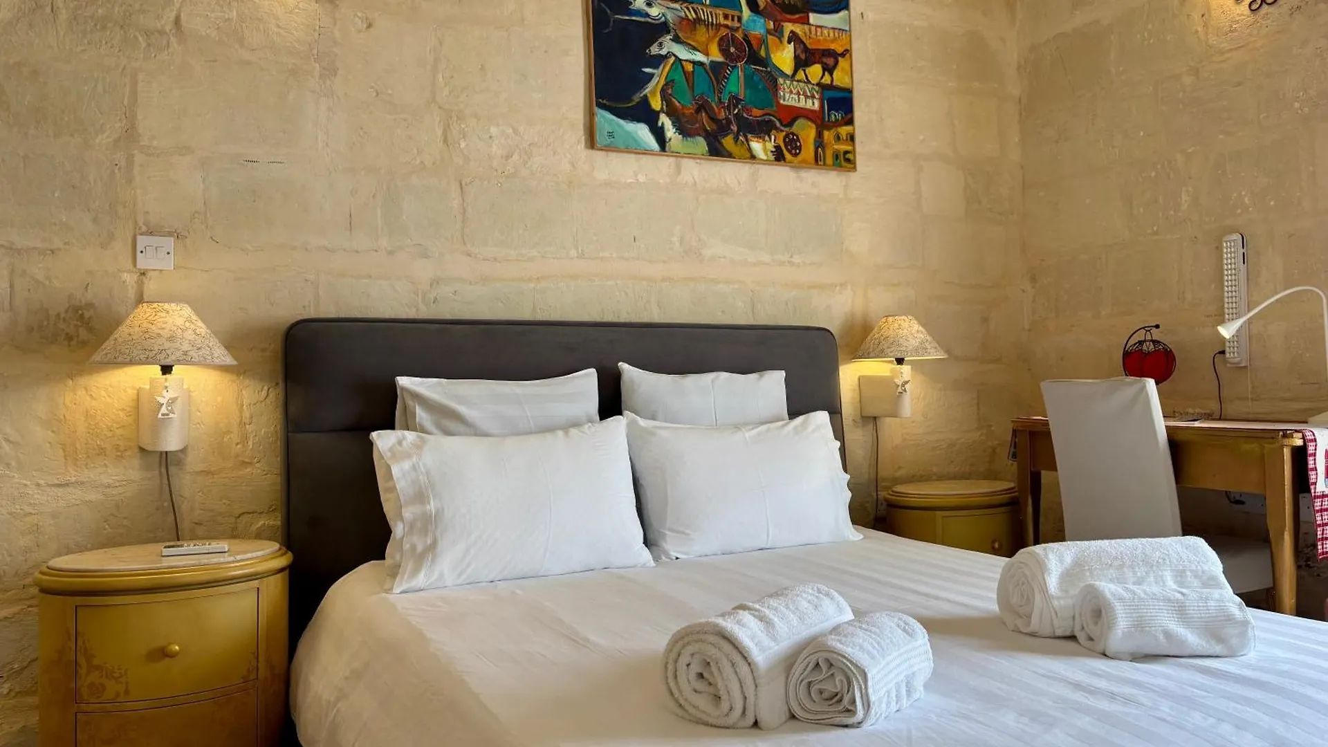 The Knight - Heritage & Art Home At Birgu Square 0*,  Malta